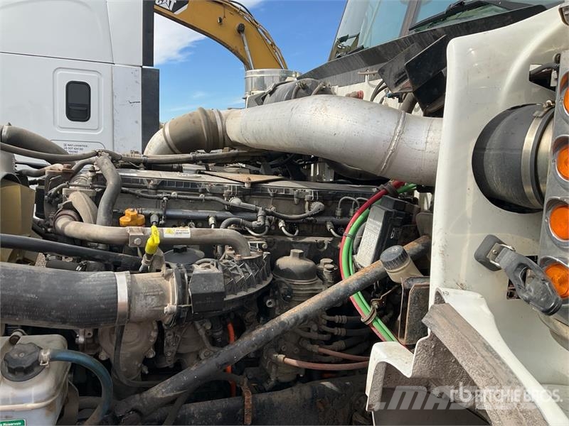 Western Star 4900 SA 6x4 T/A Day Cab Truck Tractor Vilcēji