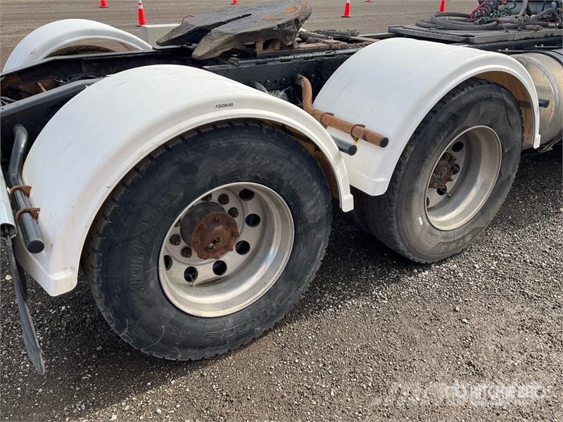 Western Star 4900 SA 6x4 T/A Day Cab Truck Tractor Vilcēji