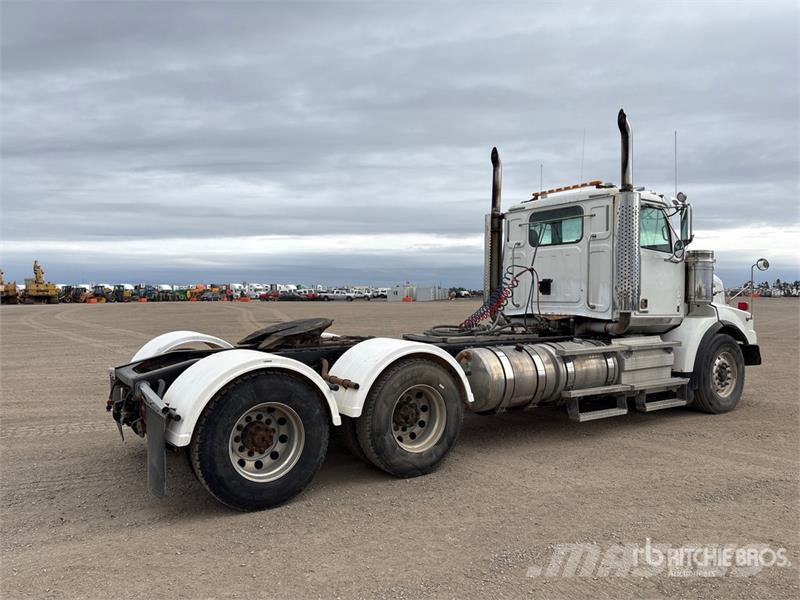 Western Star 4900 SA 6x4 T/A Day Cab Truck Tractor Cabezas tractoras