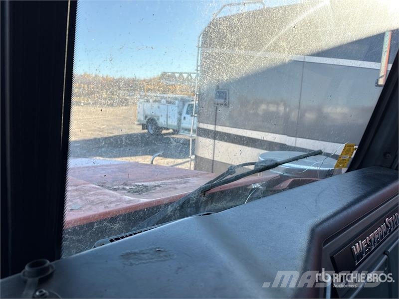 Western Star 4900FA Prime Movers