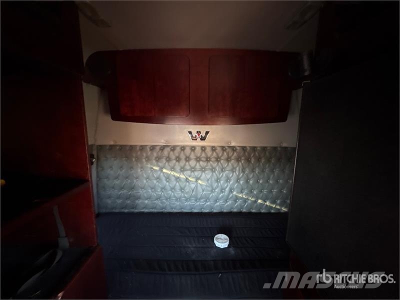 Western Star 4900FA Prime Movers