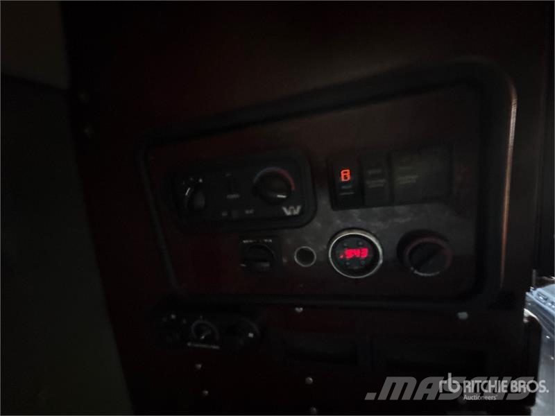 Western Star 4900FA Prime Movers