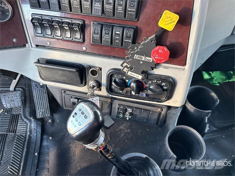 Western Star 4900FA Prime Movers