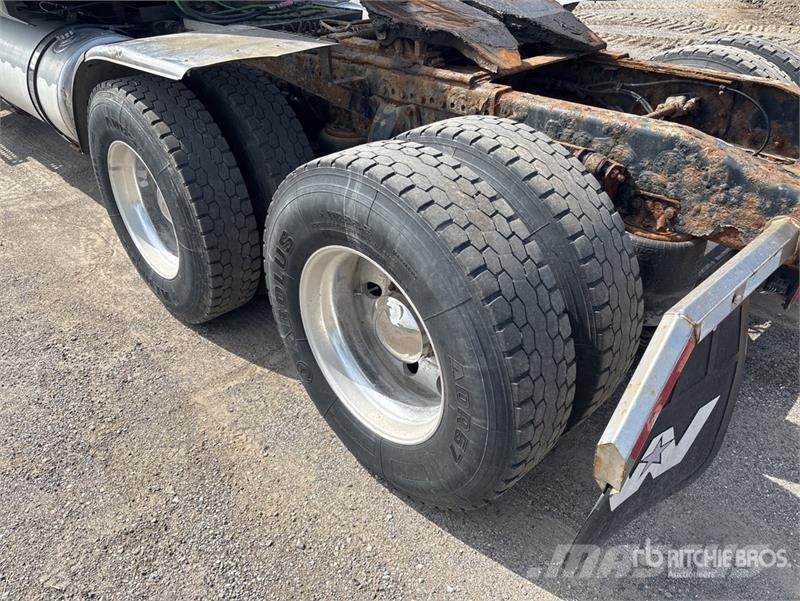Western Star 4900FA 6x4 T/A Sleeper Truck Tractor Влекачи