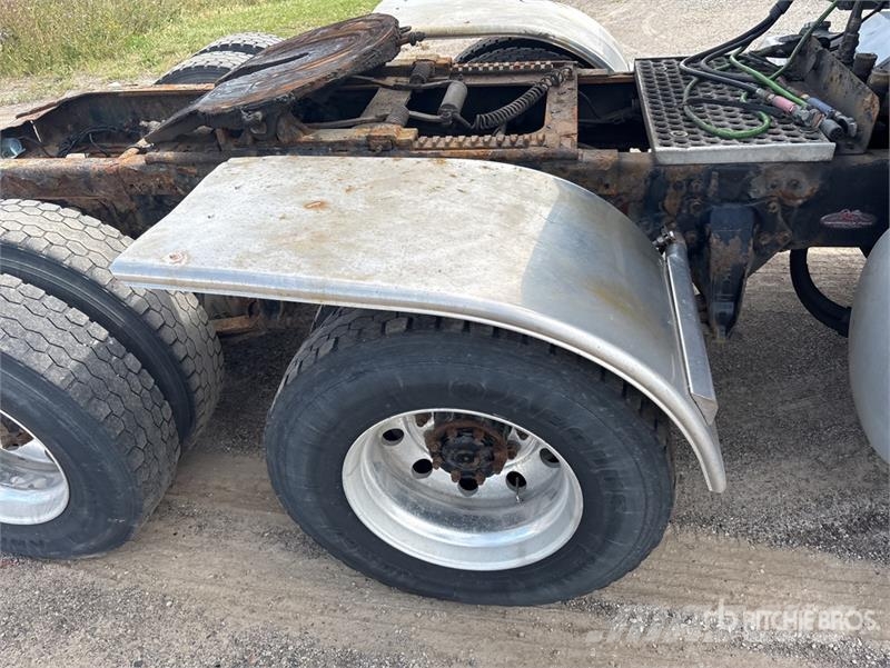 Western Star 4900FA 6x4 T/A Sleeper Truck Tractor Влекачи