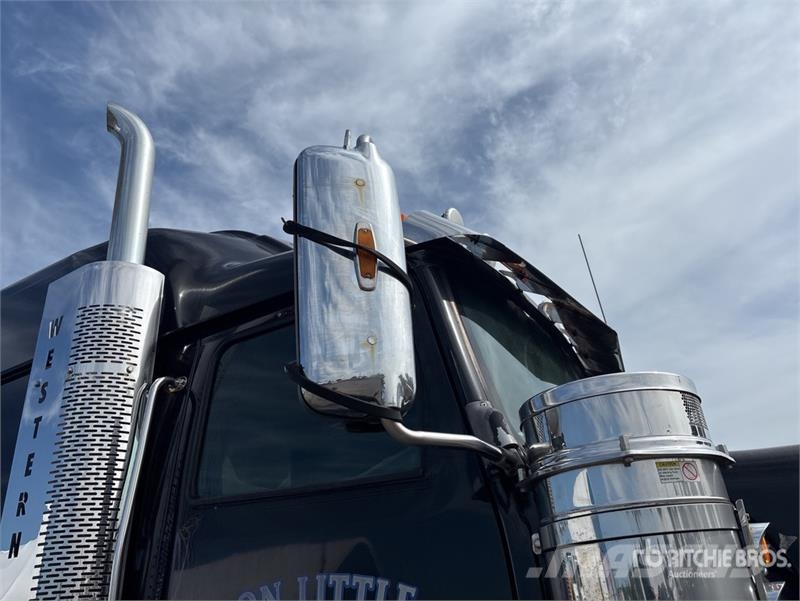 Western Star 4900FA 6x4 T/A Sleeper Truck Tractor Влекачи