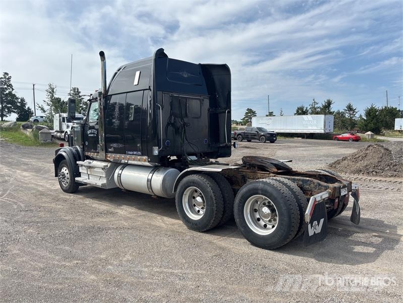 Western Star 4900FA 6x4 T/A Sleeper Truck Tractor Влекачи