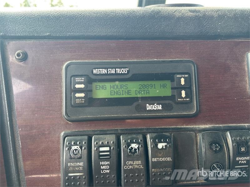 Western Star 4900FA 6x4 T/A Sleeper Truck Tractor Влекачи