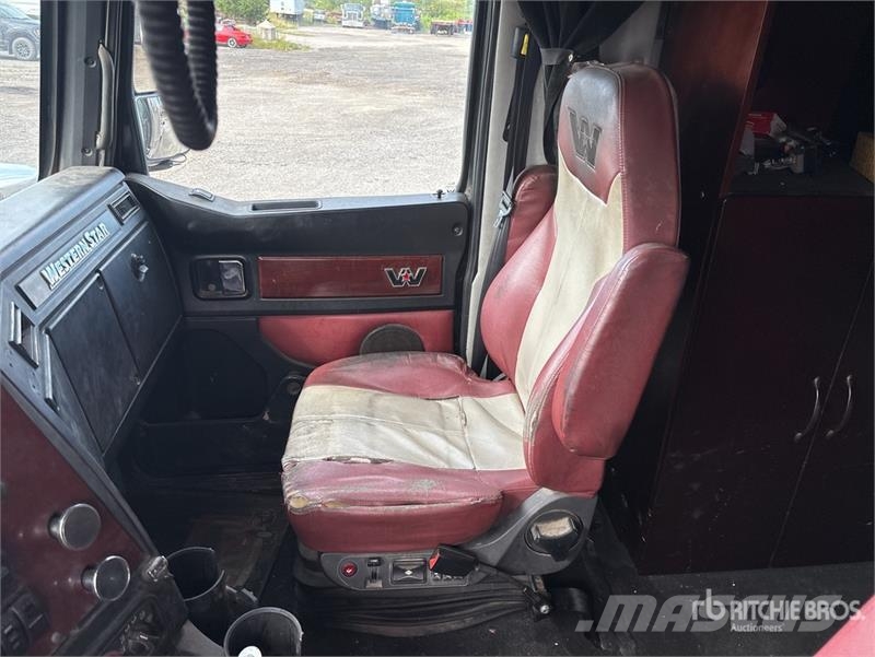 Western Star 4900FA 6x4 T/A Sleeper Truck Tractor Влекачи