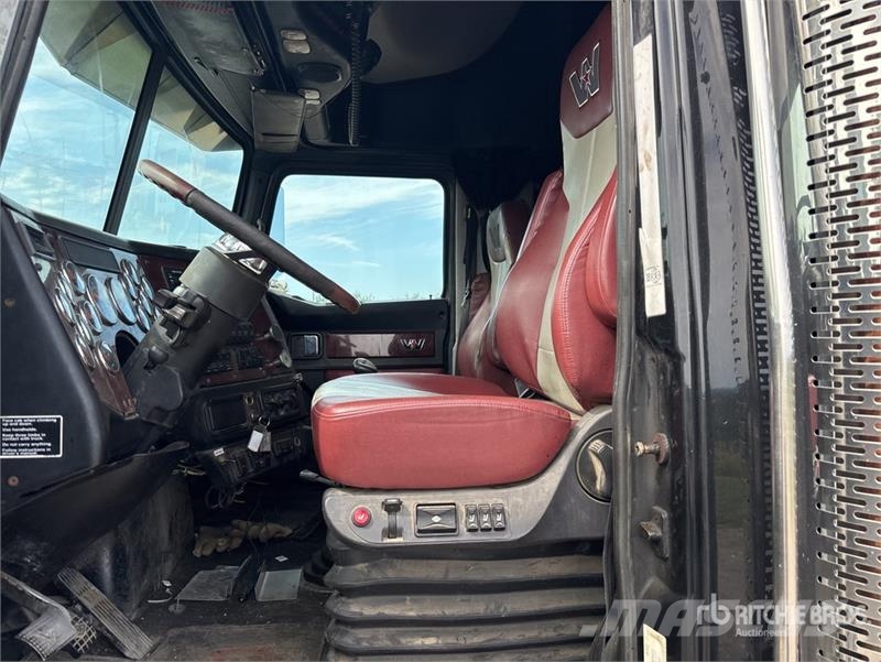 Western Star 4900FA 6x4 T/A Sleeper Truck Tractor Влекачи