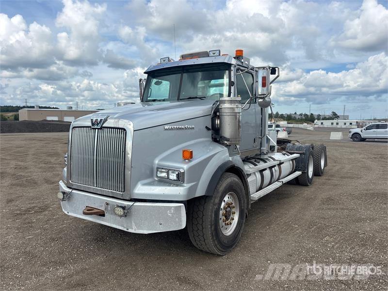 Western Star 4900SA 6x4 Heavy Haul T/A Day Cab Truck Tractor Влекачи