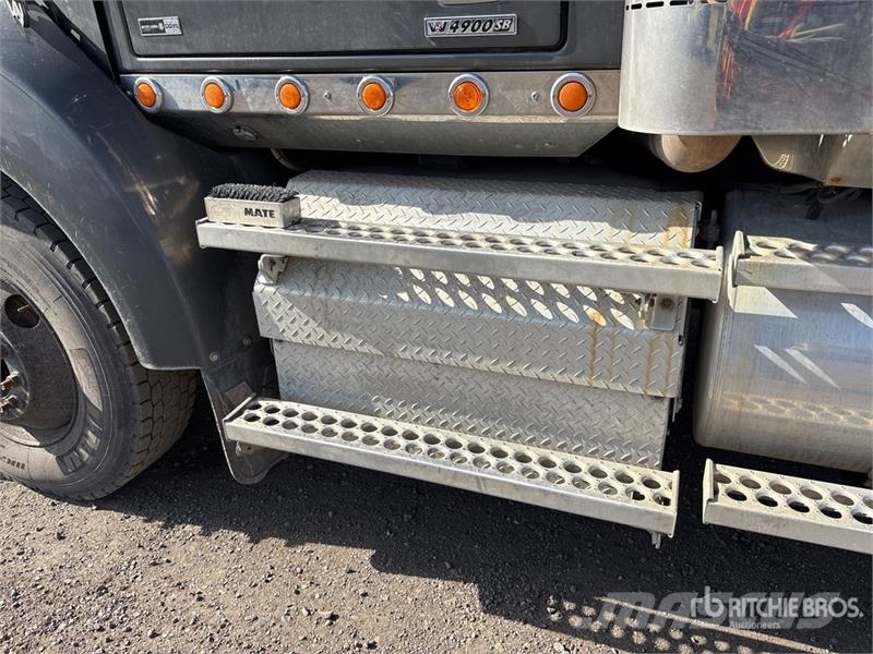Western Star 4900SA 6x4 T/A Sleeper Truck Tractor Nyergesvontatók
