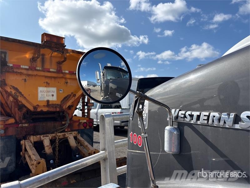 Western Star 4900SA 6x4 T/A Sleeper Truck Tractor Nyergesvontatók