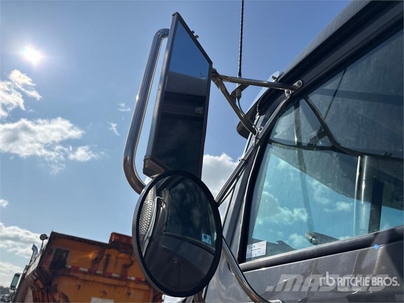 Western Star 4900SA 6x4 T/A Sleeper Truck Tractor Nyergesvontatók