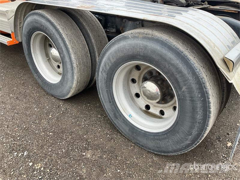 Western Star 4900SA 6x4 Heavy Haul T/A Day Cab Truck Tractor Vetopöytäautot