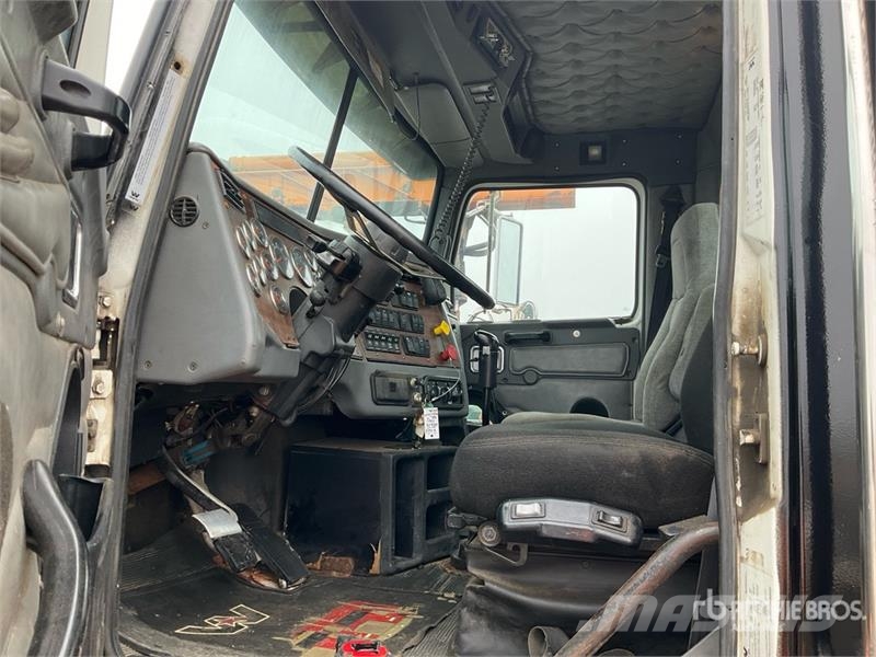 Western Star 4900SA 6x4 Heavy Haul T/A Day Cab Truck Tractor Vetopöytäautot