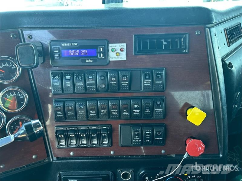 Western Star 4900SA 6x4 T/A Sleeper Truck Tractor Cavalos mecânicos