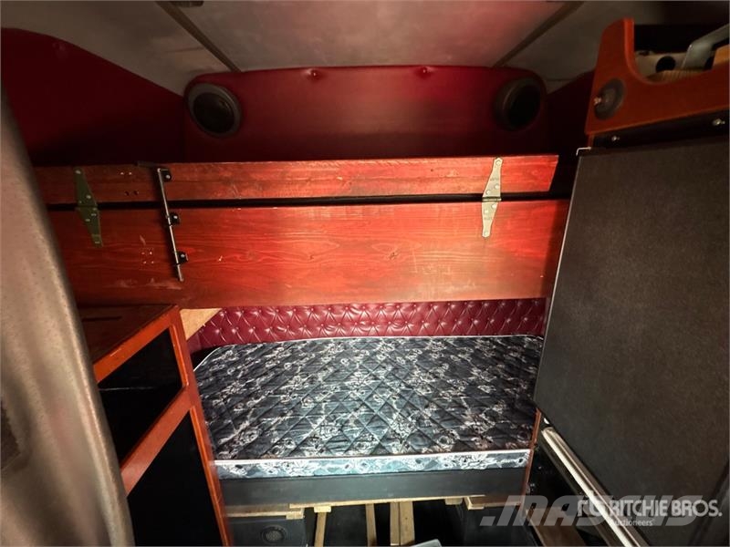 Western Star 4900SA 6x4 T/A Sleeper Truck Tractor Trekkvogner