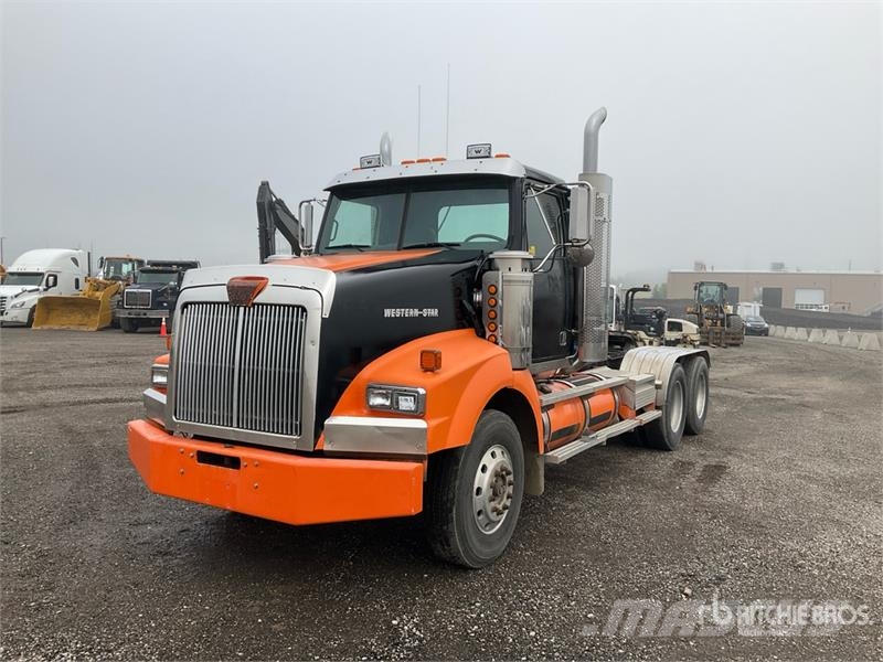 Western Star 4900SA 6x4 Heavy Haul T/A Day Cab Truck Tractor Vetopöytäautot