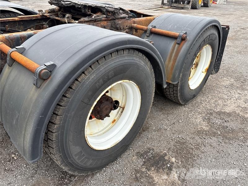 Western Star 4900SA 6x4 T/A Sleeper Truck Tractor Vetopöytäautot