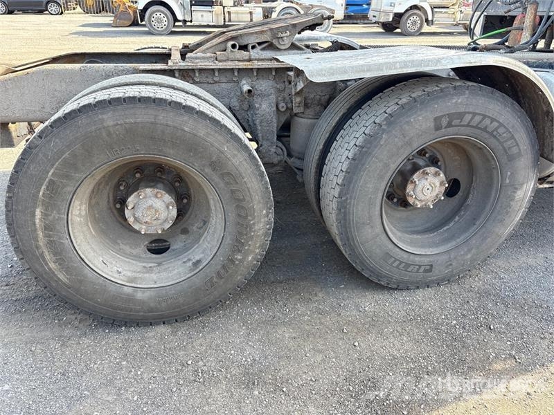 Western Star 4900SA 6x4 T/A Sleeper Truck Tractor Nyergesvontatók
