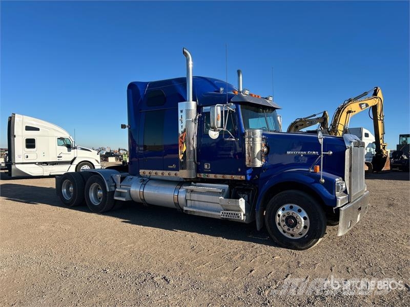 Western Star 4900SA 6x4 T/A Sleeper Truck Tractor Cavalos mecânicos