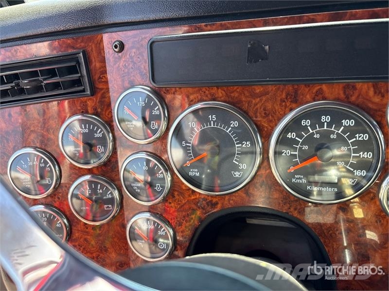 Western Star 4900SA 6x4 T/A Sleeper Truck Tractor Trekkvogner