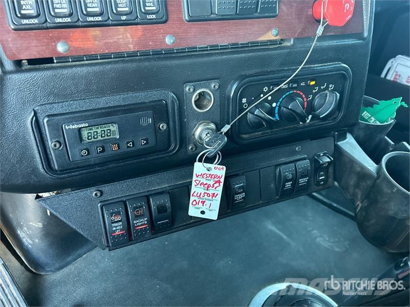 Western Star 4900SA 6x4 T/A Sleeper Truck Tractor Cavalos mecânicos