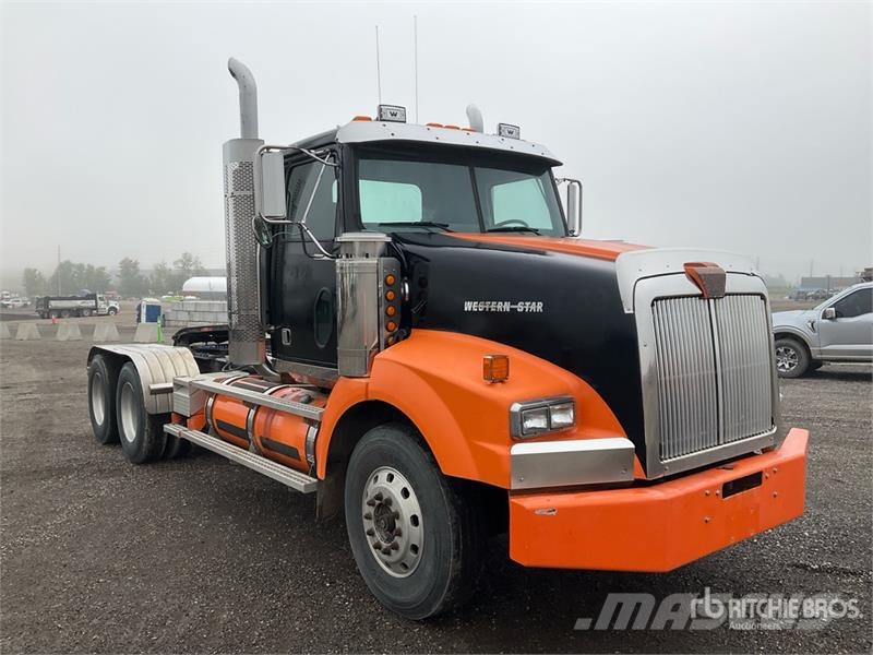 Western Star 4900SA 6x4 Heavy Haul T/A Day Cab Truck Tractor Vetopöytäautot