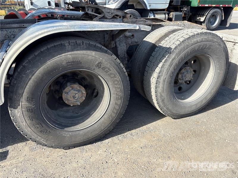 Western Star 4900SA T/A Sleeper Truck Tractor Седельные тягачи