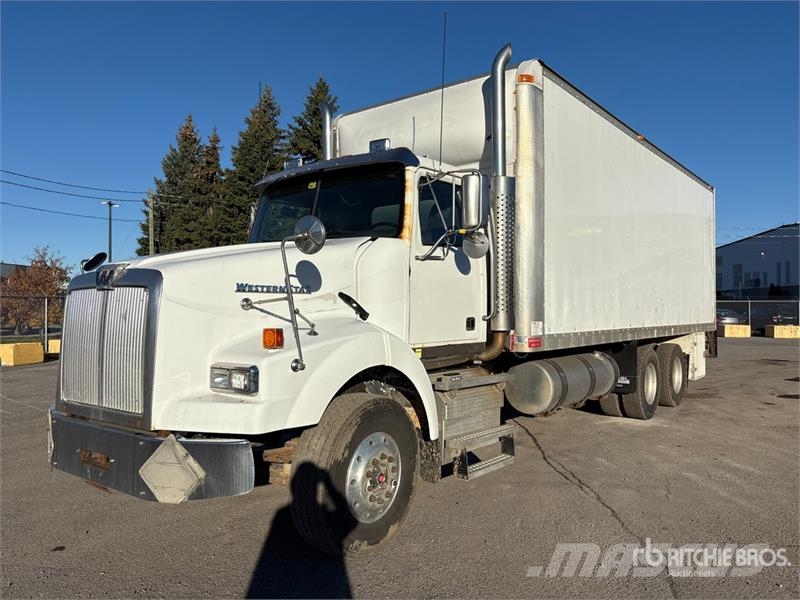 Western Star 4900SB 6x4 Van Truck شاحنات ذات هيكل صندوقي