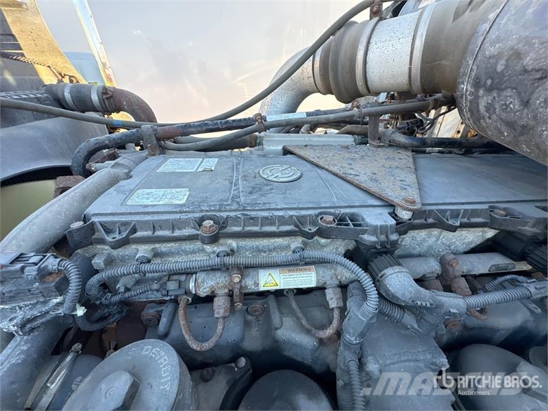 Western Star 4900SB 6x4 Van Truck شاحنات ذات هيكل صندوقي