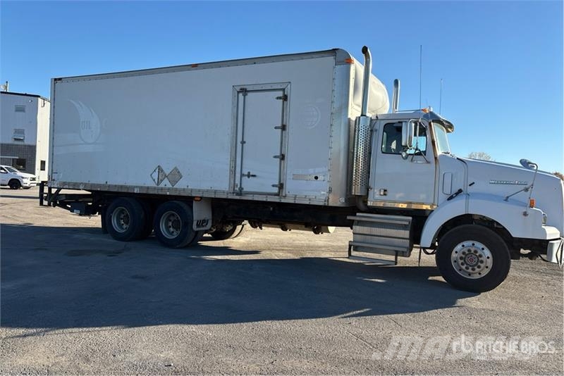 Western Star 4900SB 6x4 Van Truck شاحنات ذات هيكل صندوقي