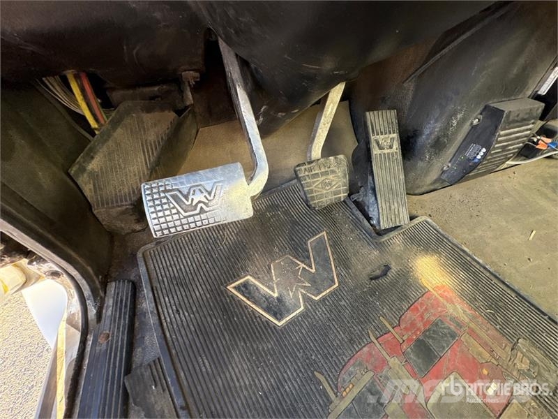 Western Star 4900SB 6x4 Van Truck شاحنات ذات هيكل صندوقي