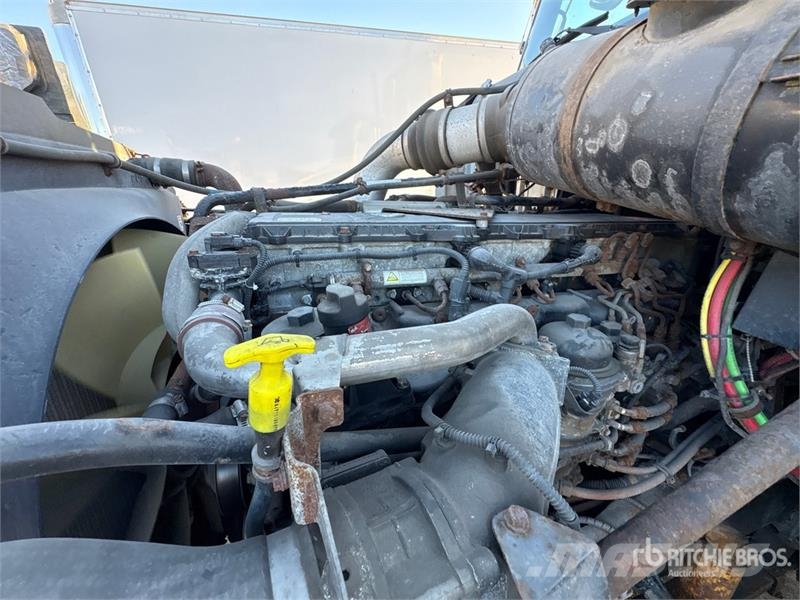 Western Star 4900SB 6x4 Van Truck شاحنات ذات هيكل صندوقي