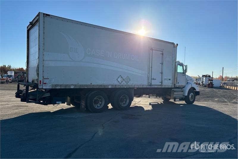 Western Star 4900SB 6x4 Van Truck شاحنات ذات هيكل صندوقي