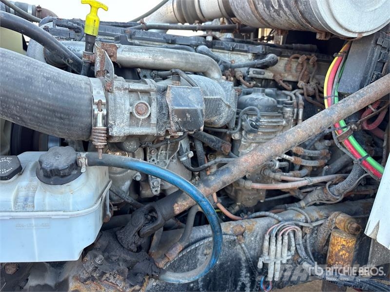 Western Star 4900SB 6x4 Van Truck شاحنات ذات هيكل صندوقي