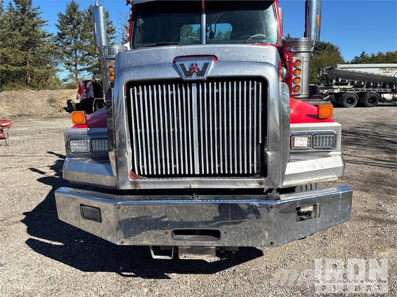 Western Star 4900SB 6x4 T/A Day Cab Truck Tractor Vilcēji