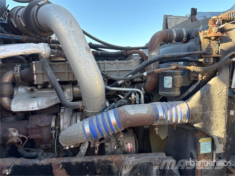 Western Star 4900SB 6x4 Van Truck شاحنات ذات هيكل صندوقي