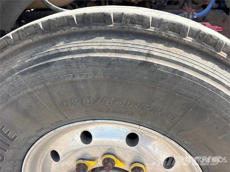Western Star 4900SB 8x4 Live-Bottom Truck Andere Fahrzeuge