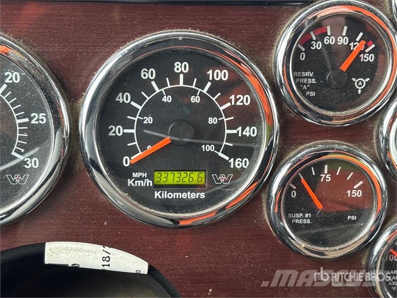 Western Star 4900SB 8x4 Tri/A Day Cab Truck Tractor Седельные тягачи