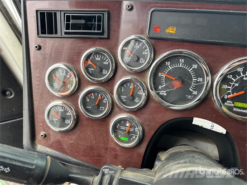 Western Star 4900SB 8x4 Tri/A Day Cab Truck Tractor Седельные тягачи