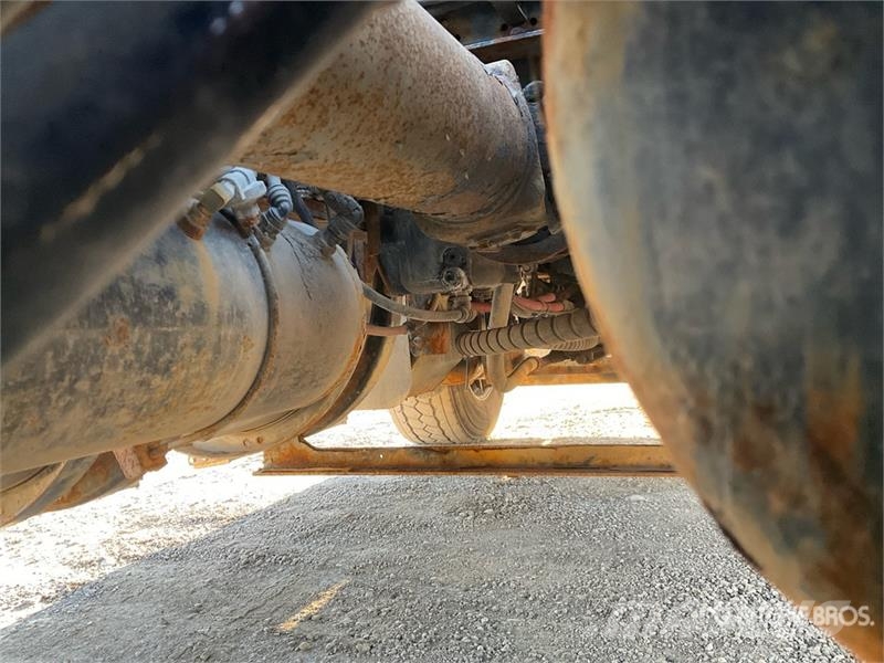 Western Star 4900SB 8x4 Tri/A Day Cab Truck Tractor Седельные тягачи