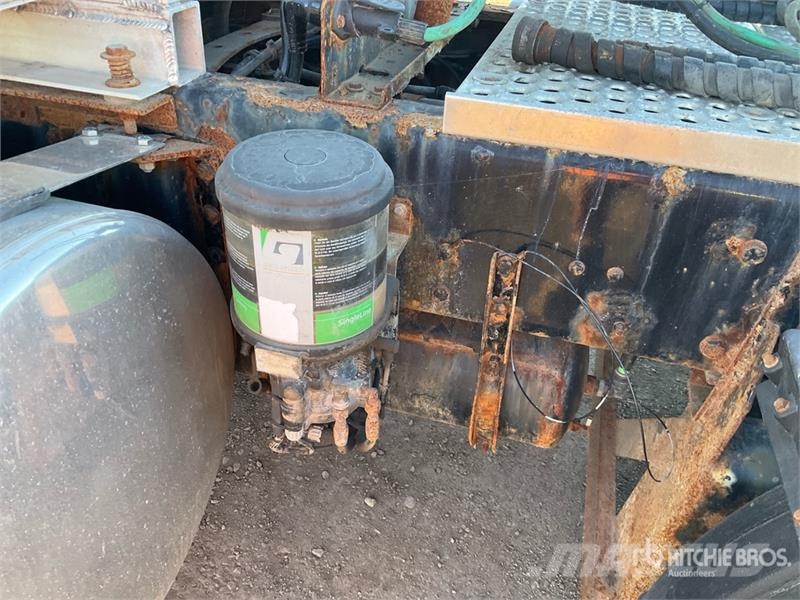 Western Star 4900SB 8x4 Tri/A Day Cab Truck Tractor Седельные тягачи