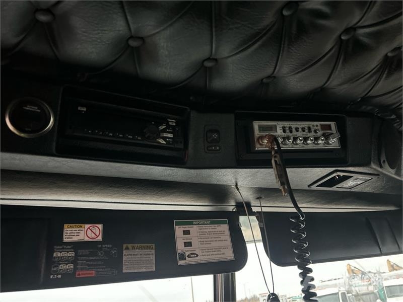 Western Star 4900SB 8x4 Tri/A Day Cab Truck Tractor Cabezas tractoras