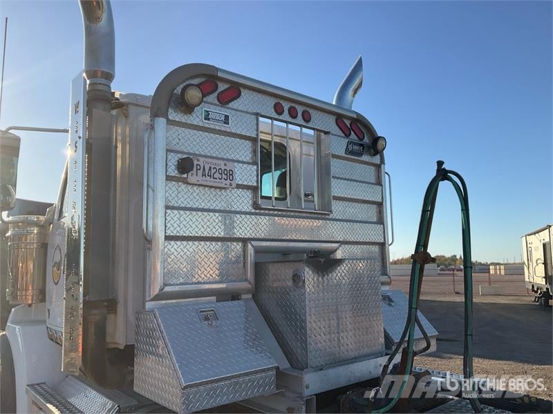 Western Star 4900SB 8x4 Tri/A Day Cab Truck Tractor Седельные тягачи