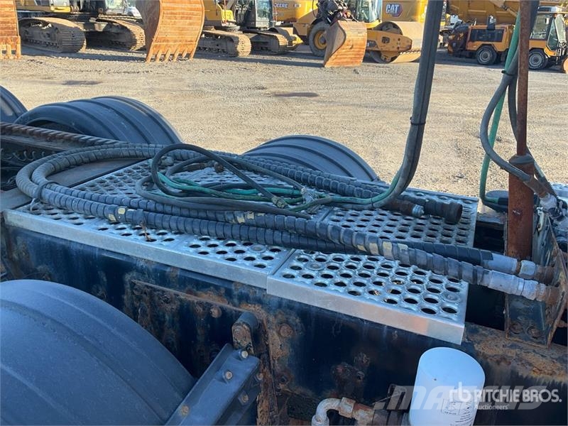 Western Star 4900SB 8x4 Tri/A Day Cab Truck Tractor Седельные тягачи