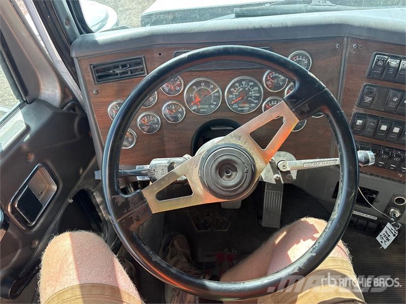 Western Star 4900SB 8x4 Live-Bottom Truck Andere Fahrzeuge