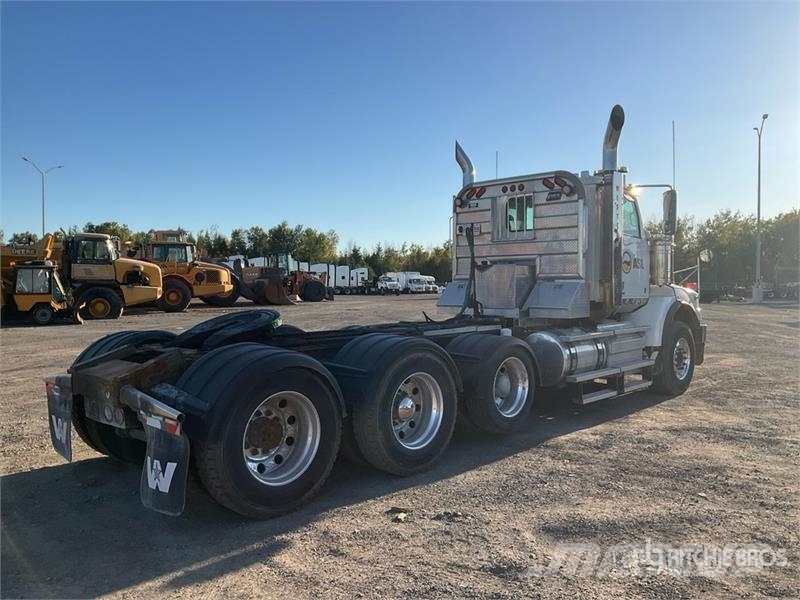 Western Star 4900SB 8x4 Tri/A Day Cab Truck Tractor Седельные тягачи