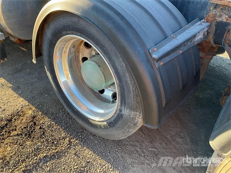 Western Star 4900SB 8x4 Tri/A Day Cab Truck Tractor Седельные тягачи